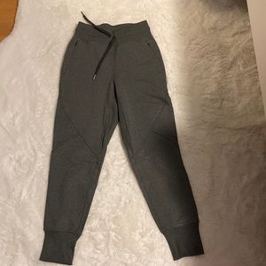 Lululemon Miles Jogger